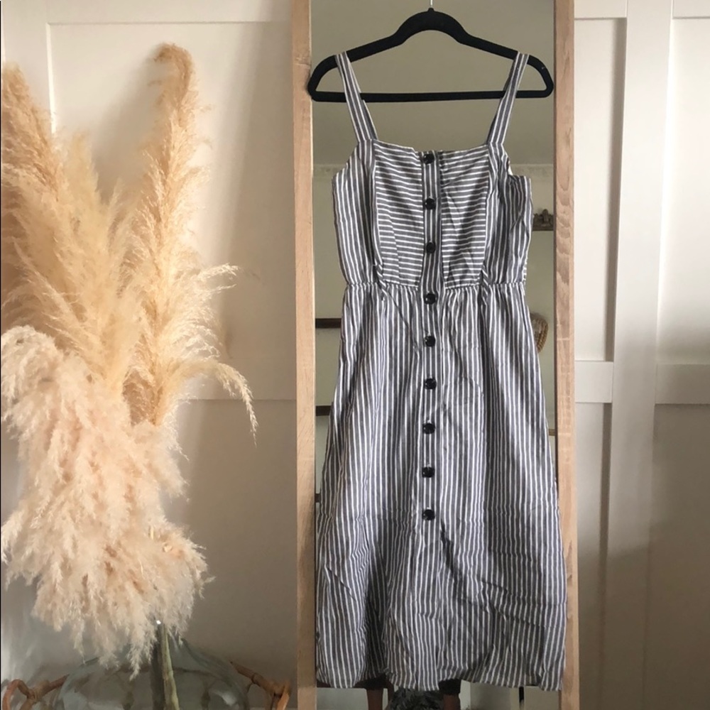 Midi buttoned dress